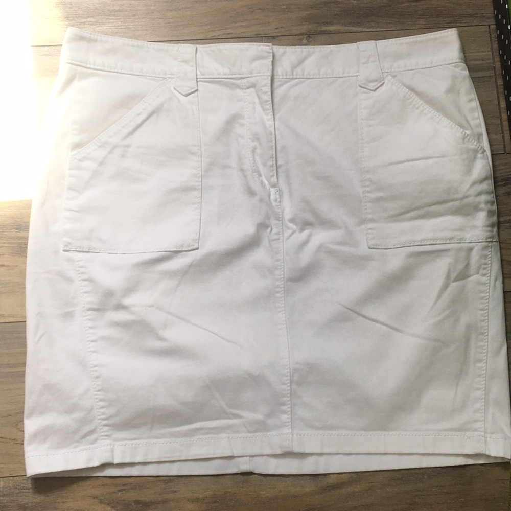 Good Condition white Ann Taylor skirt